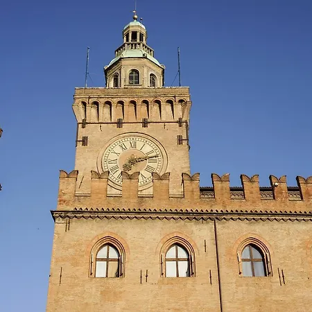Casa Isolani Luxury Piazza Maggiore 1 2* Болонья
