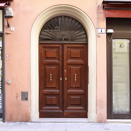 Casa Isolani Luxury Piazza Maggiore 1 Гостьовий будинок Болонья
