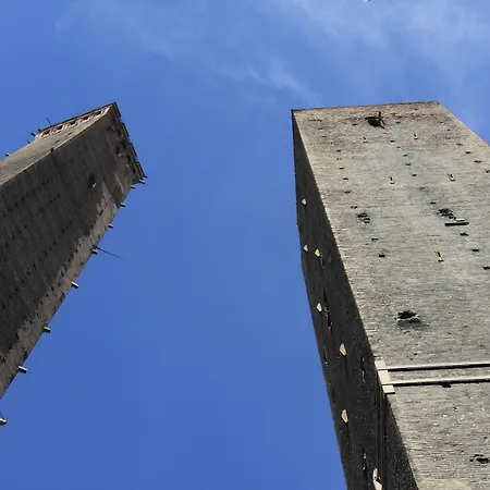Casa Isolani Luxury Piazza Maggiore 1 Гостьовий будинок 2*