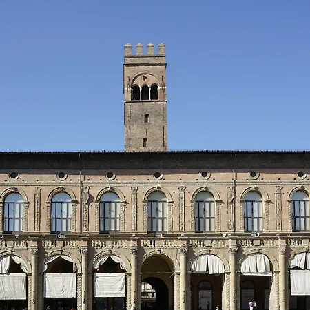 Гостьовий будинок Casa Isolani Luxury Piazza Maggiore 1