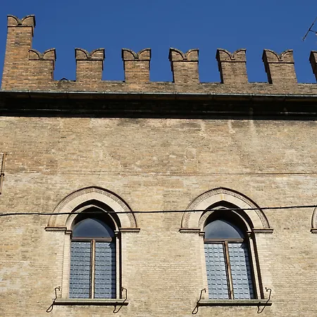 Гостьовий будинок Casa Isolani Luxury Piazza Maggiore 1