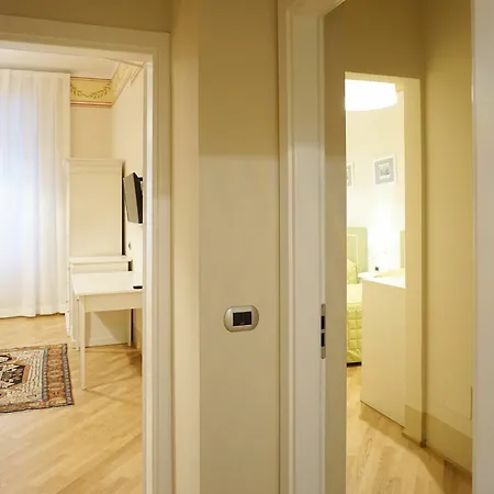 Casa Isolani Luxury Piazza Maggiore 1 Гостьовий будинок 2*